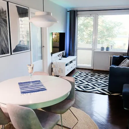 Apartment Sopot, 2 Bedrooms, 15 Min To The Zoppot